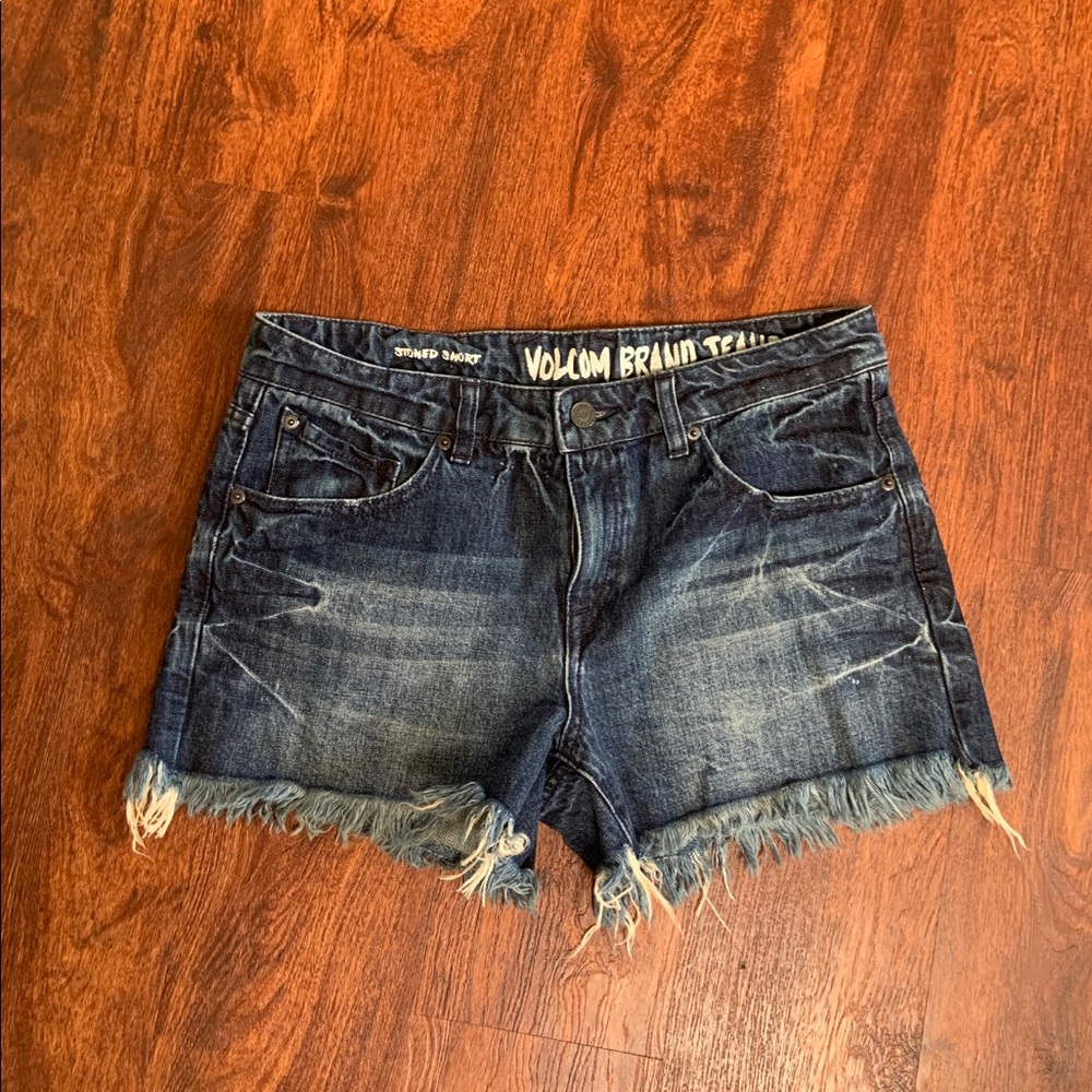 Volcom shorts 7
